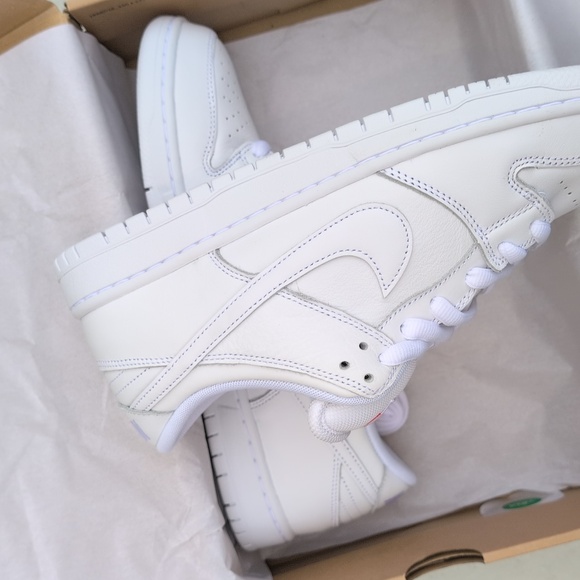 Nike SB Dunk Low Pro - Triple White Orange Label - Men's Size 11 ( FJ1674-100 ) - Picture 7 of 9